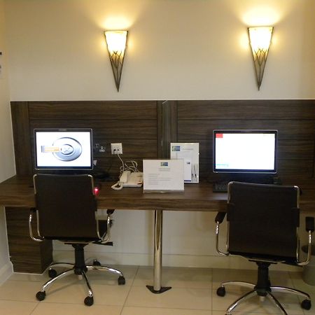 Holiday Inn Express Colchester By Ihg Buitenkant foto