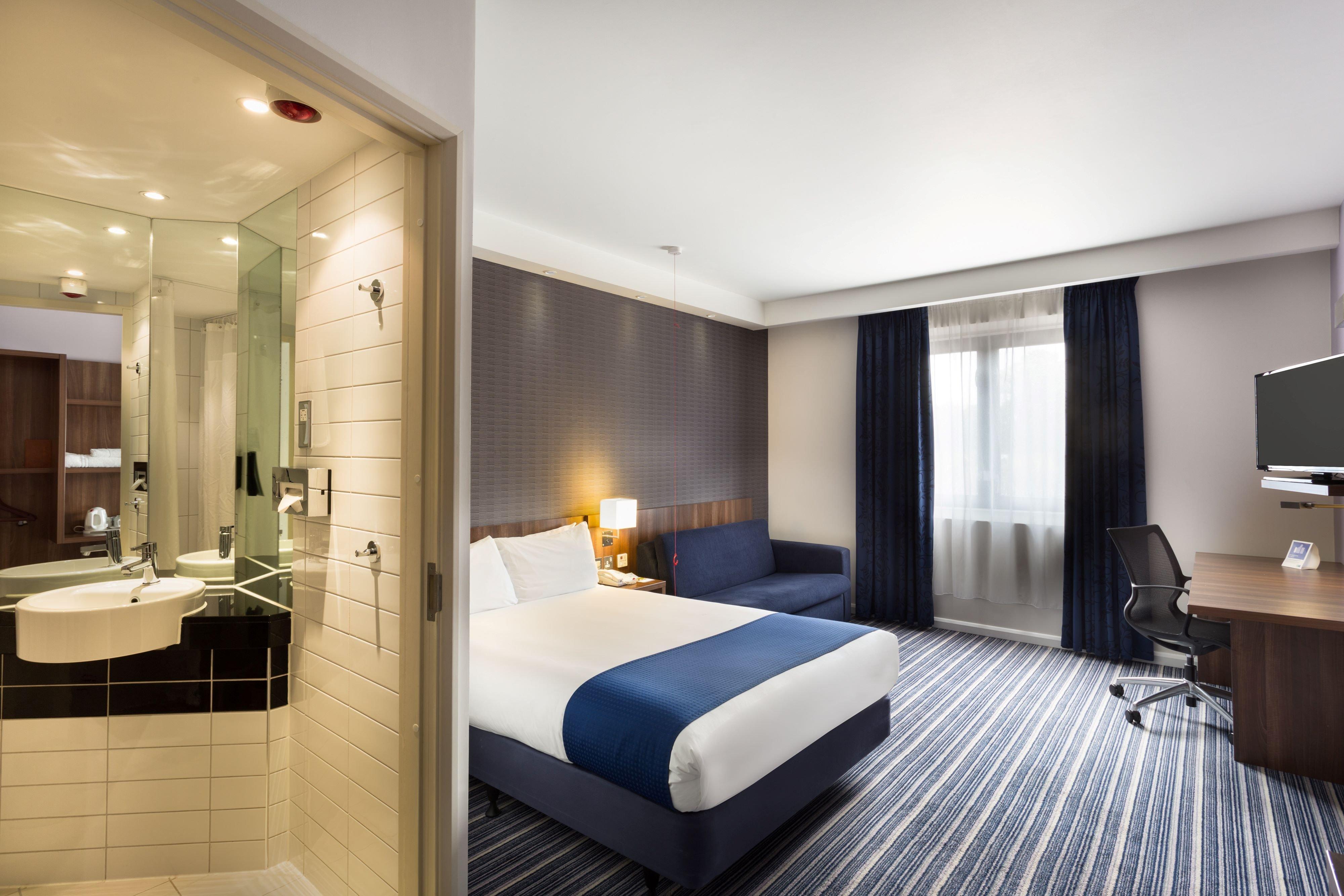 Holiday Inn Express Colchester By Ihg Buitenkant foto