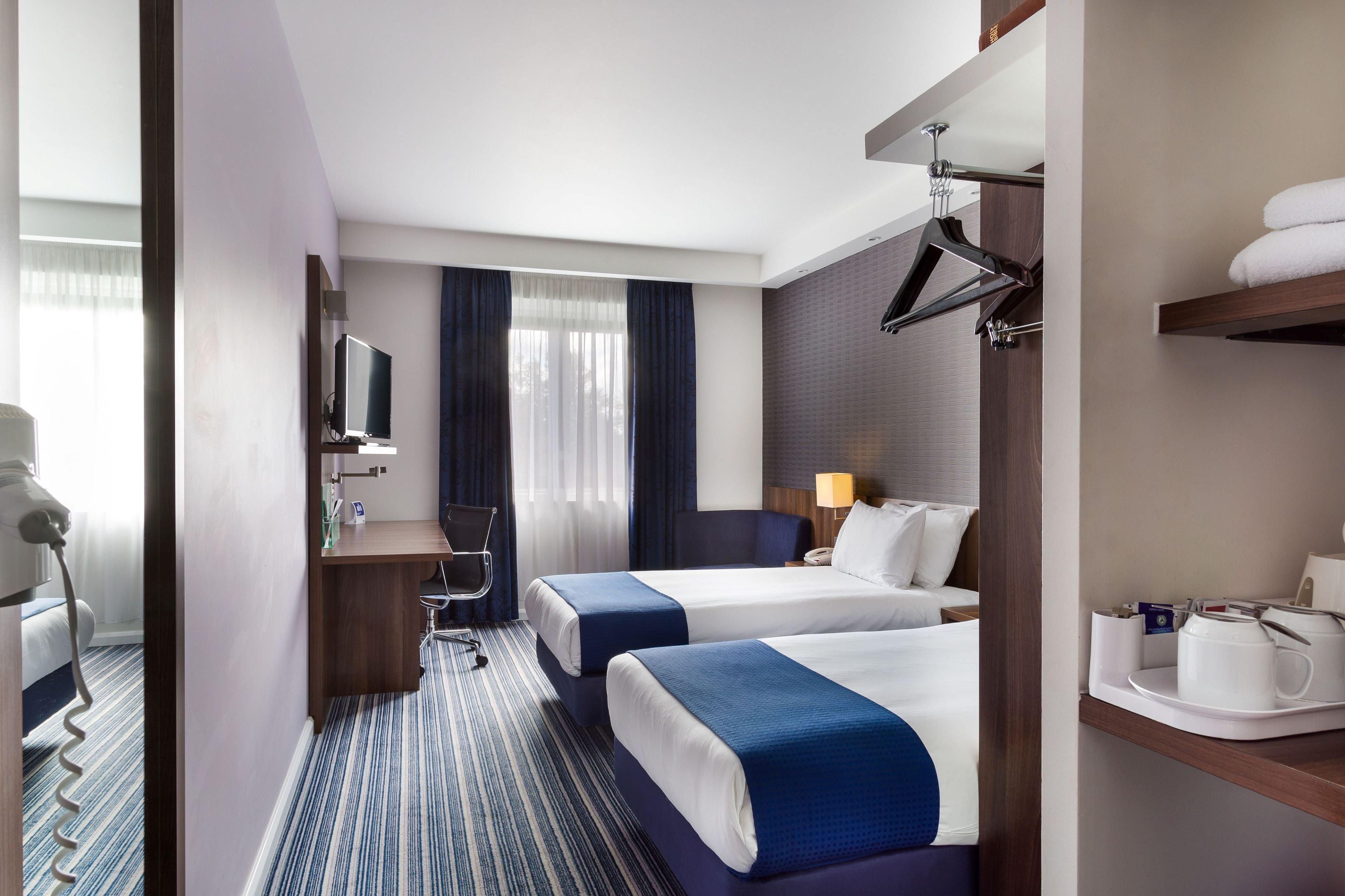 Holiday Inn Express Colchester By Ihg Buitenkant foto