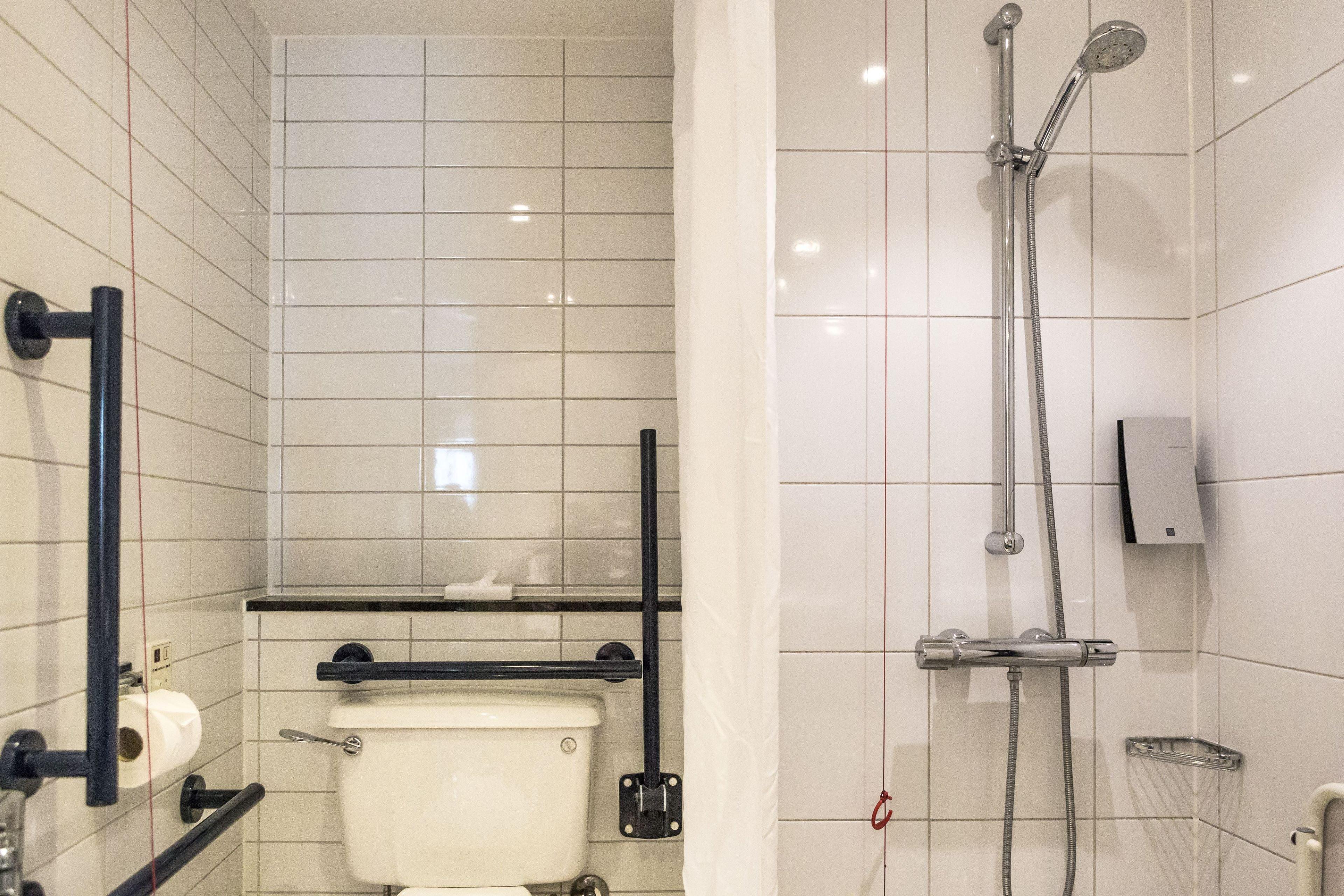 Holiday Inn Express Colchester By Ihg Buitenkant foto