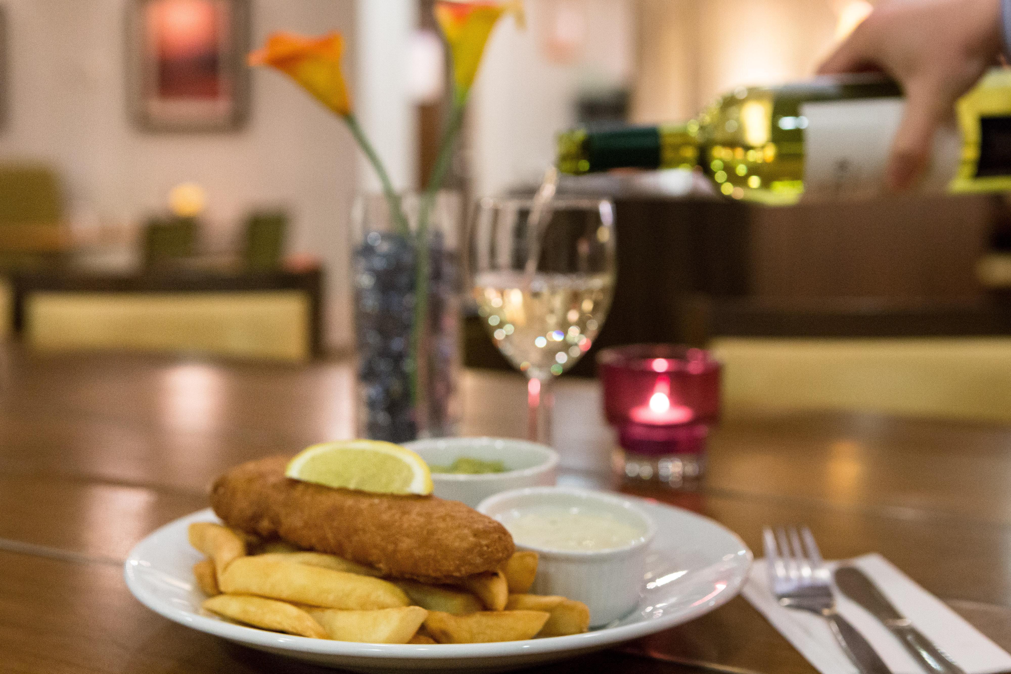 Holiday Inn Express Colchester By Ihg Buitenkant foto