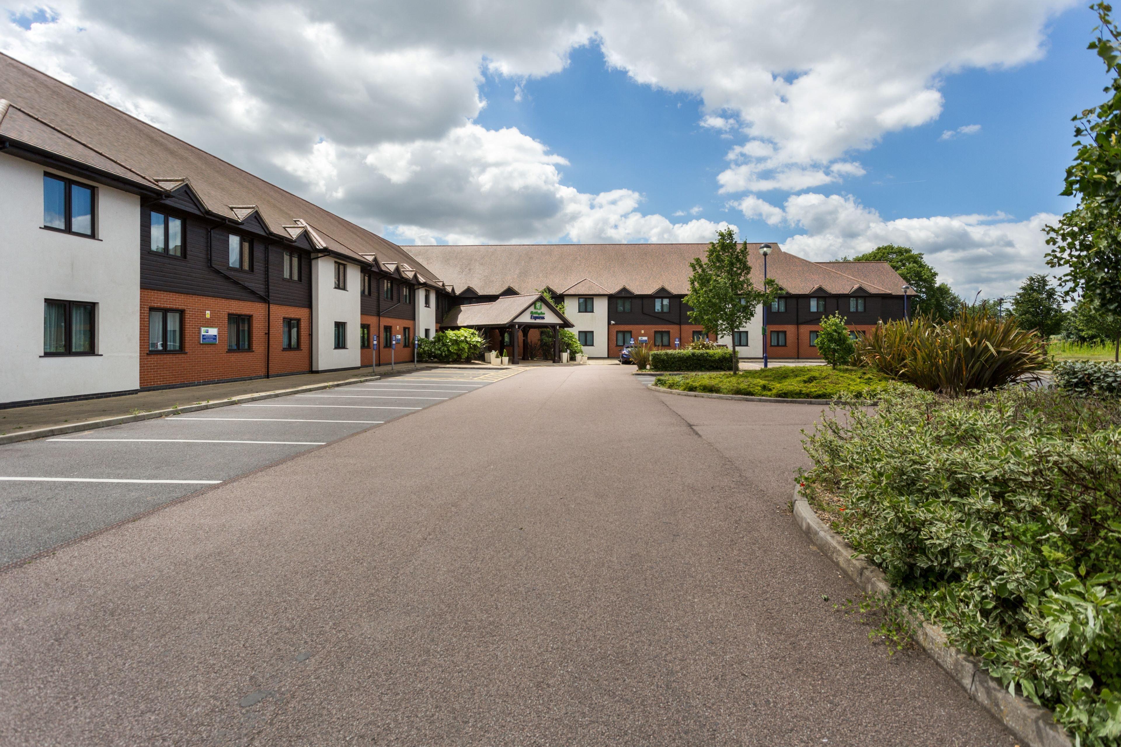 Holiday Inn Express Colchester By Ihg Buitenkant foto