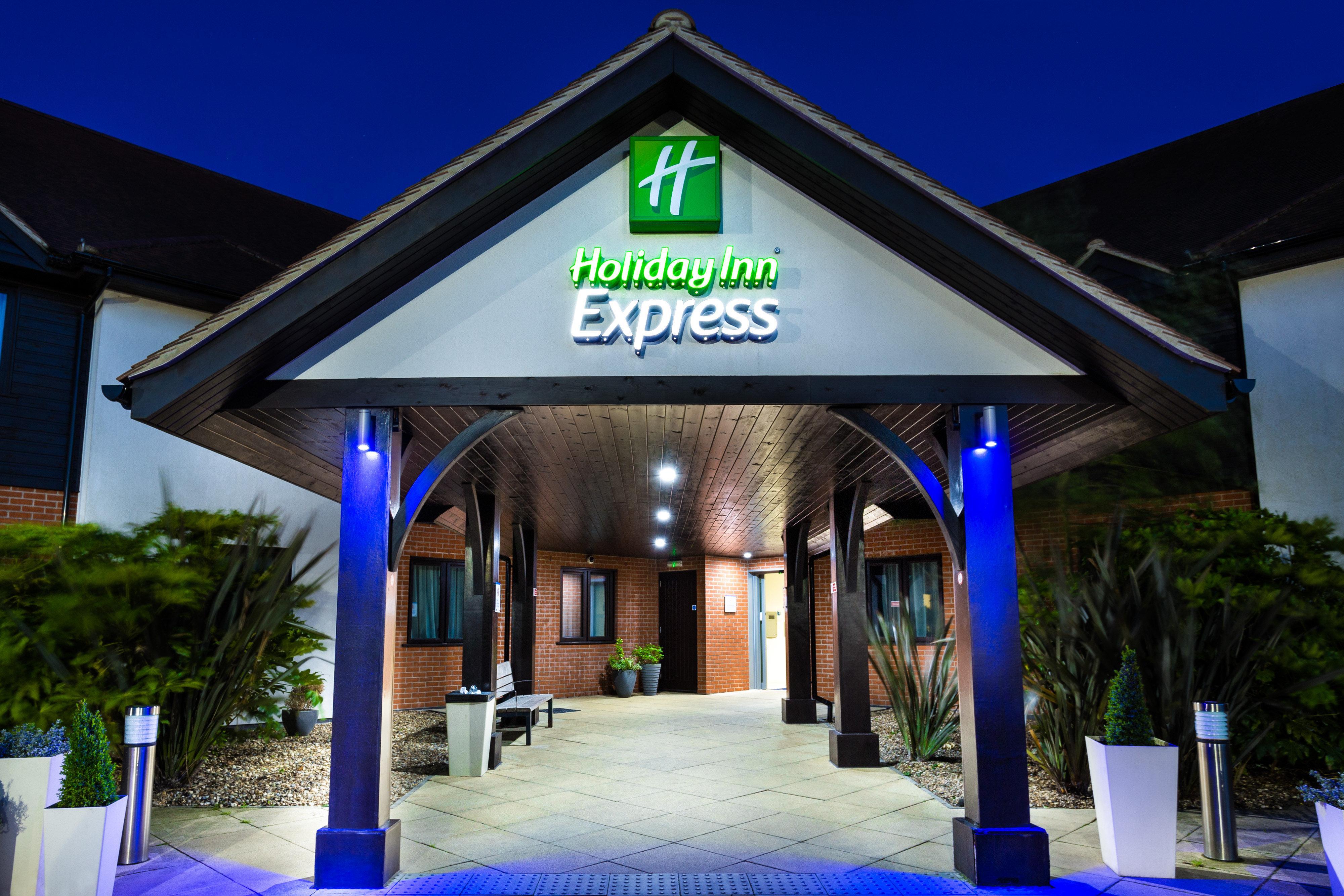 Holiday Inn Express Colchester By Ihg Buitenkant foto