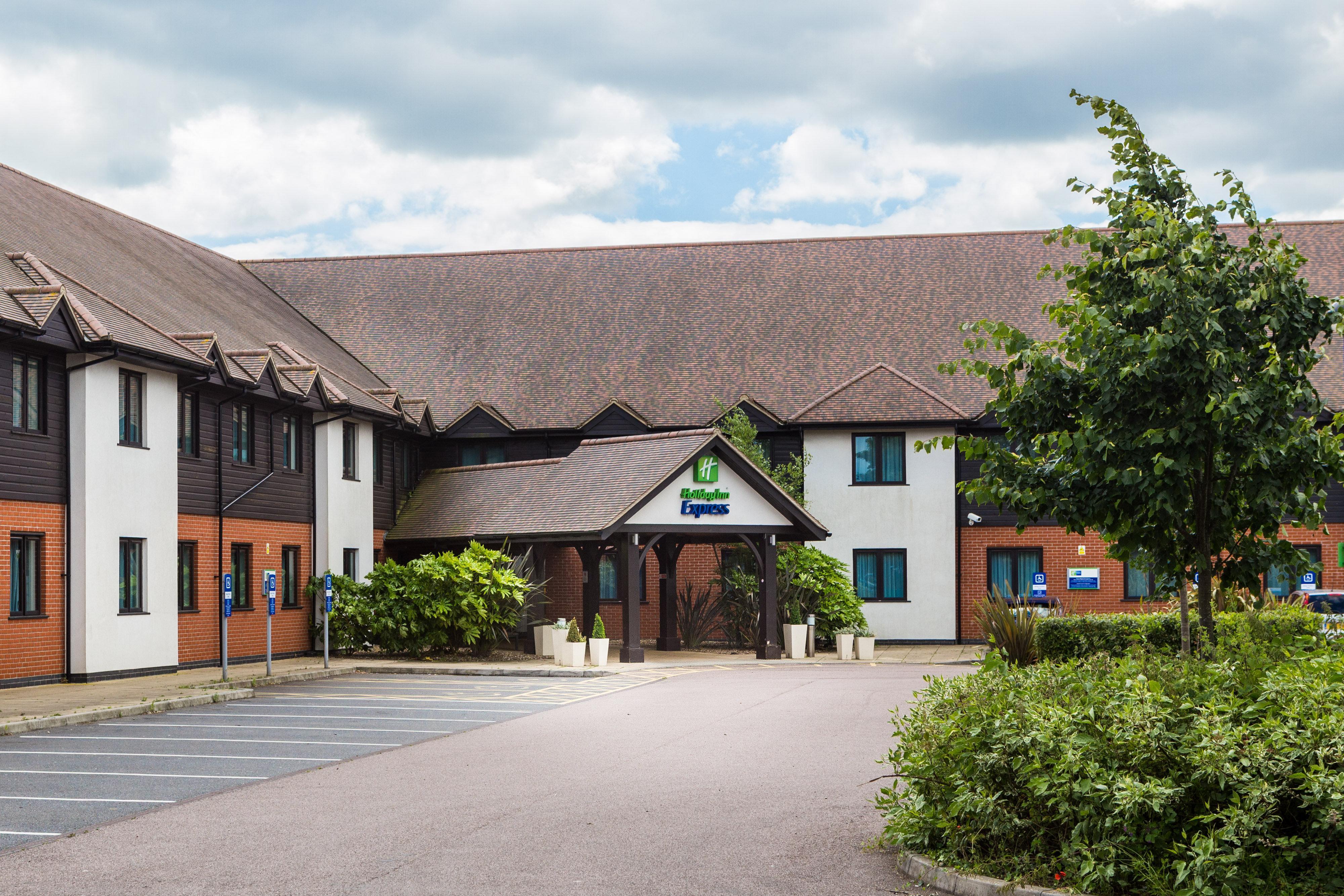 Holiday Inn Express Colchester By Ihg Buitenkant foto