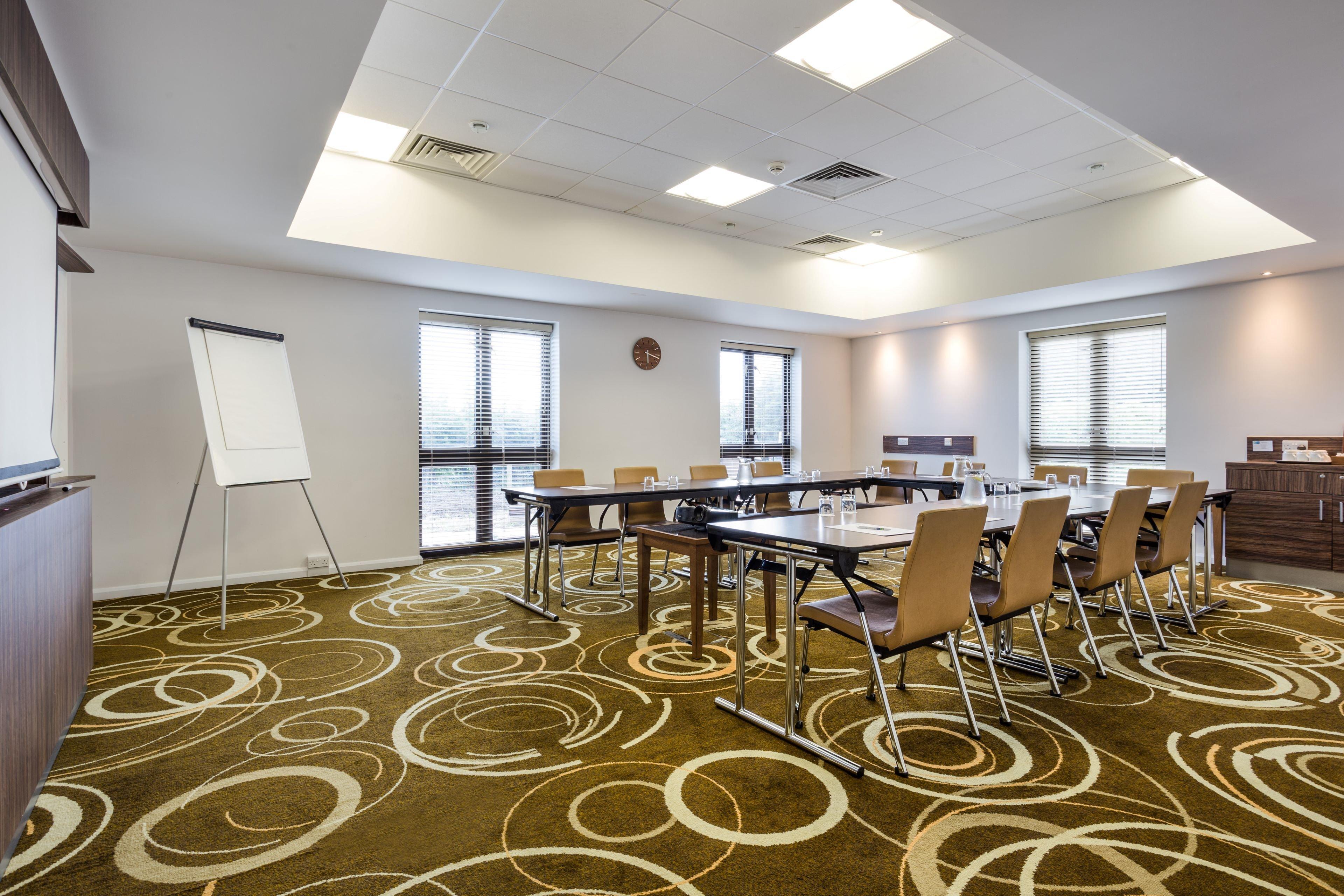 Holiday Inn Express Colchester By Ihg Buitenkant foto