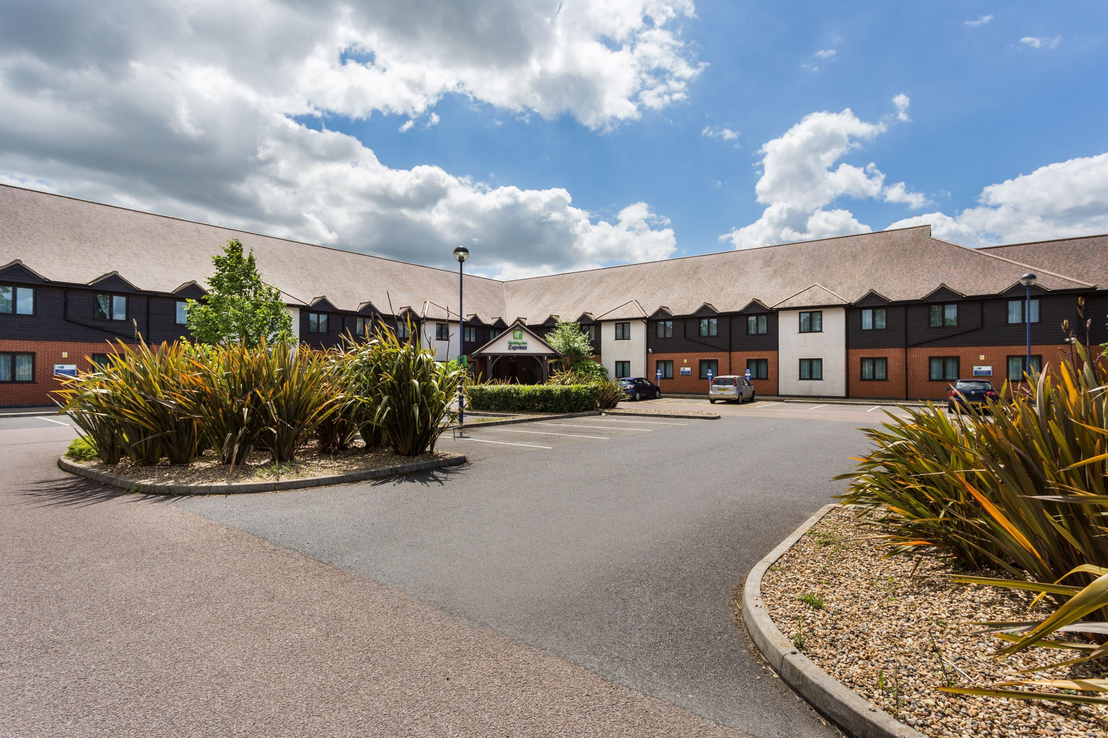 Holiday Inn Express Colchester By Ihg Buitenkant foto