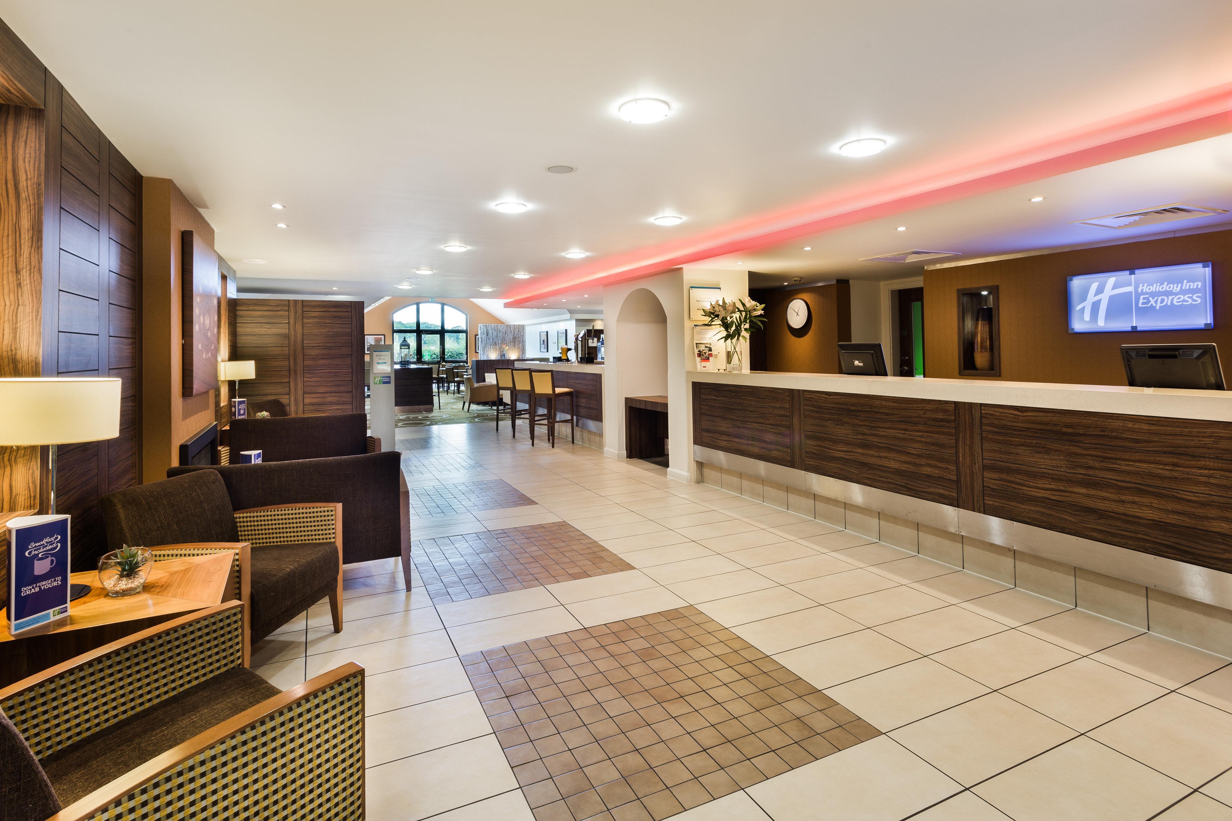 Holiday Inn Express Colchester By Ihg Buitenkant foto
