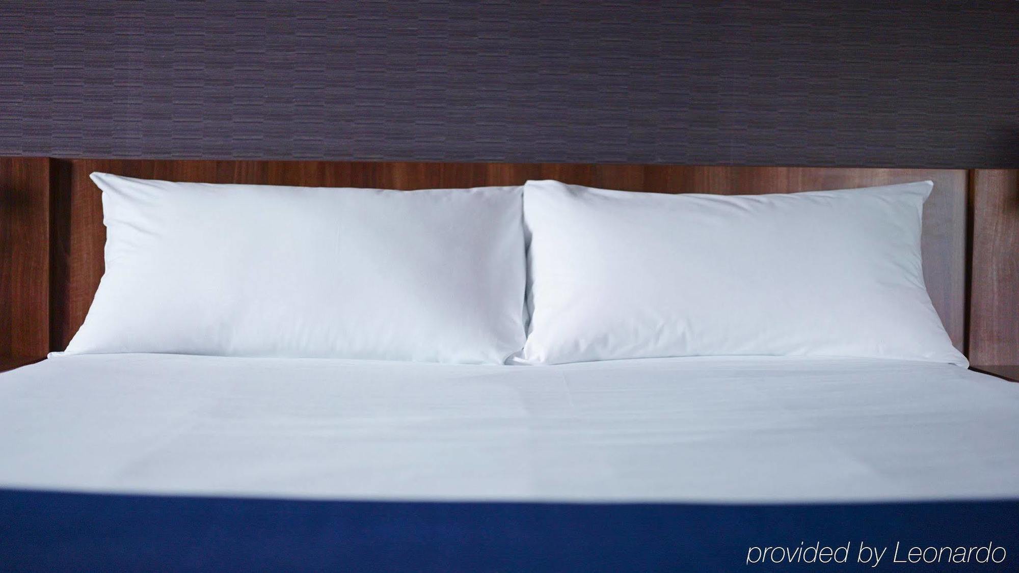 Holiday Inn Express Colchester By Ihg Buitenkant foto