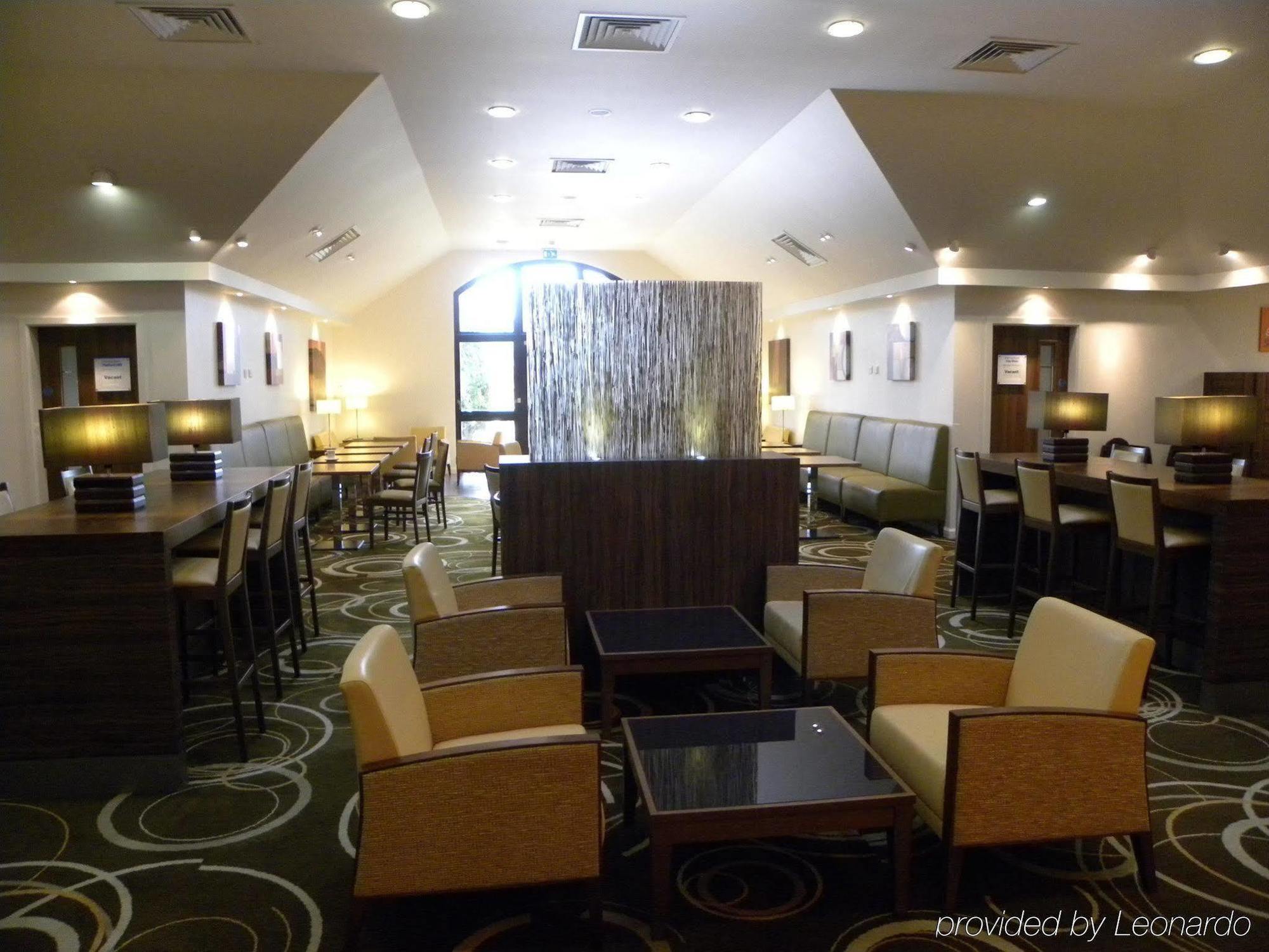 Holiday Inn Express Colchester By Ihg Buitenkant foto