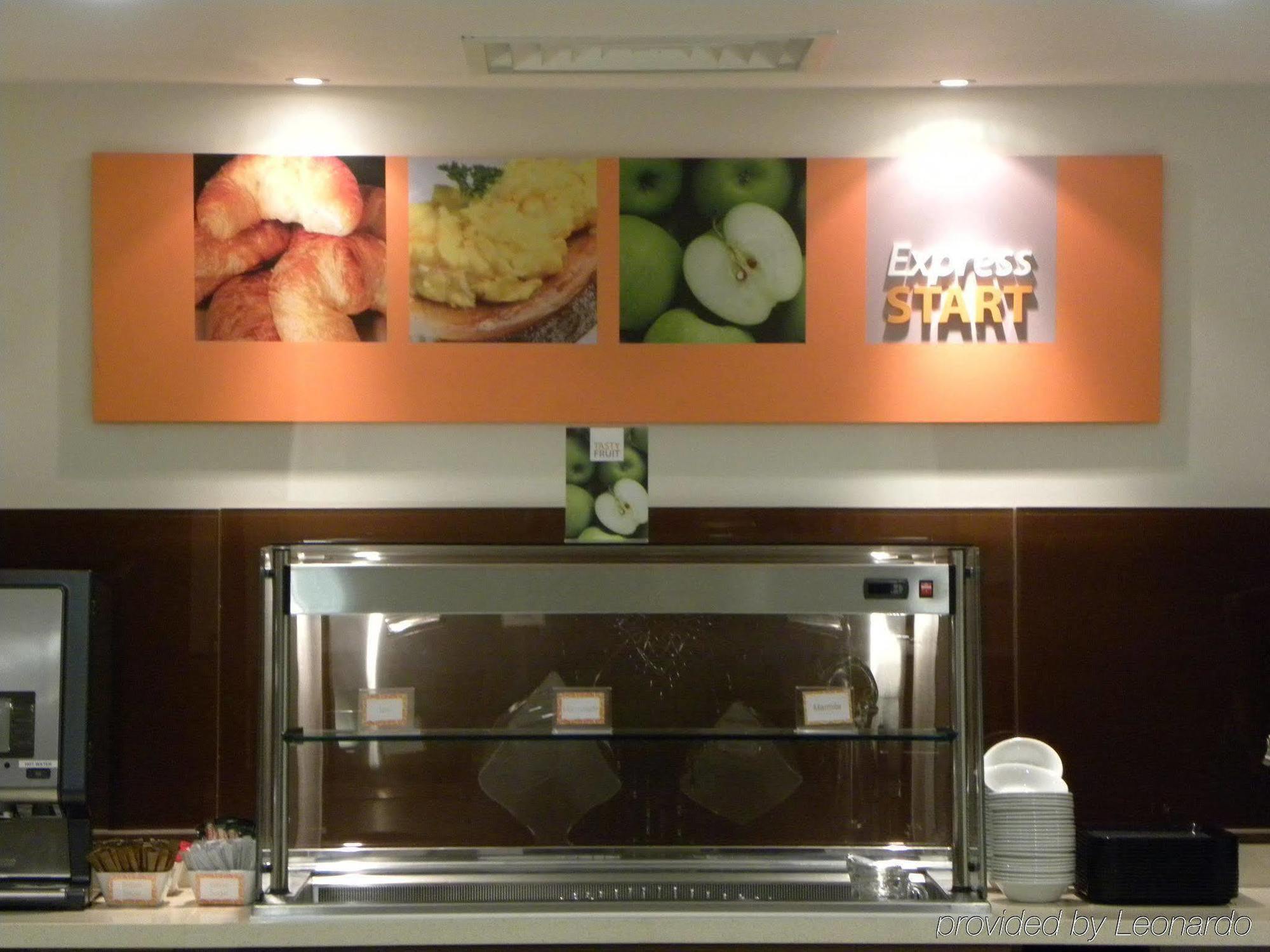 Holiday Inn Express Colchester By Ihg Buitenkant foto